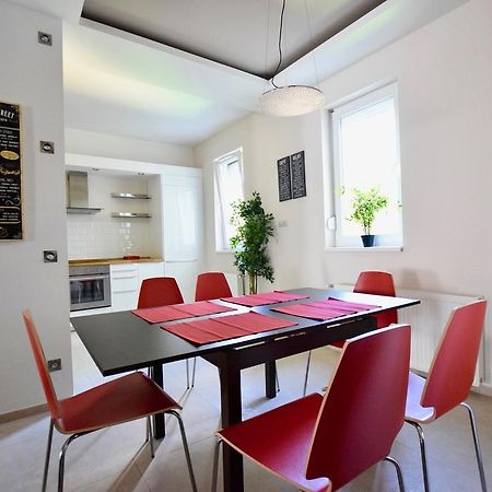 Standard Apartment By Hi5 - Close To Buda Castle ブダペスト エクステリア 写真