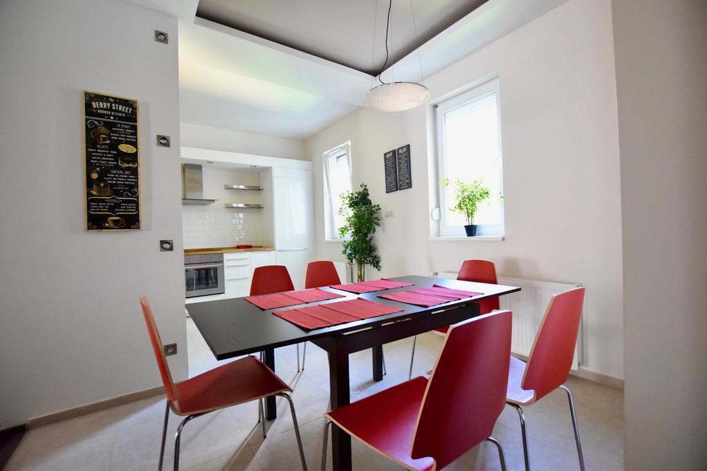 Standard Apartment By Hi5 - Close To Buda Castle ブダペスト エクステリア 写真